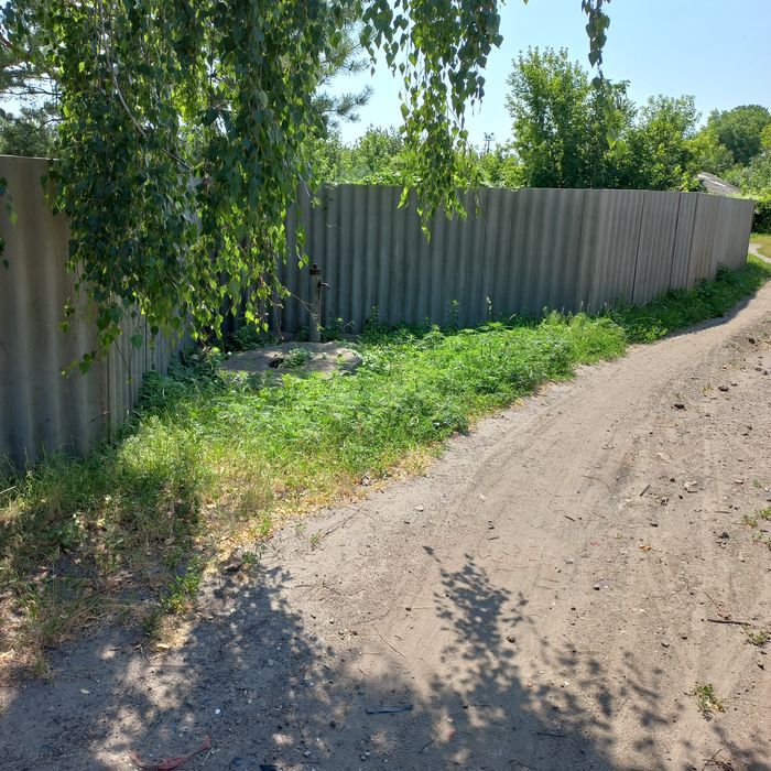 3/5 будинку та велика земельна ділянка