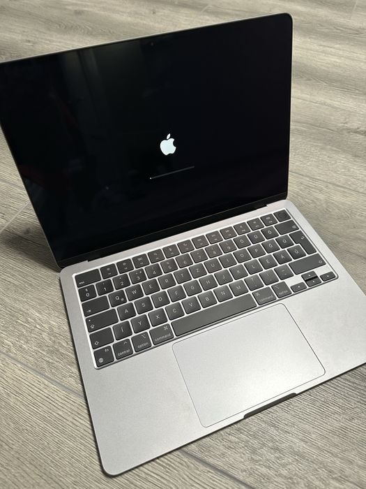 MacBook Air M2 256 GB A2681