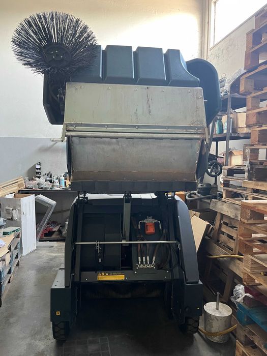 Varredora a Baterias NILFISK SR 1601 B Recondicionada