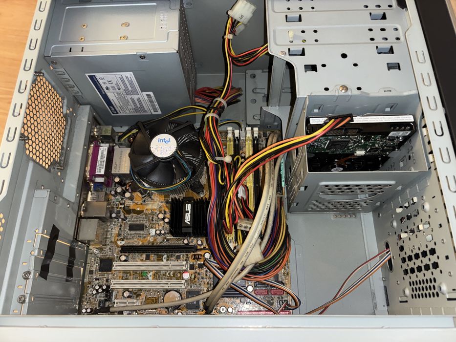 Caixa PC com fonte