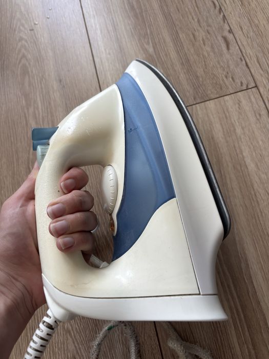 Продам утюг philips