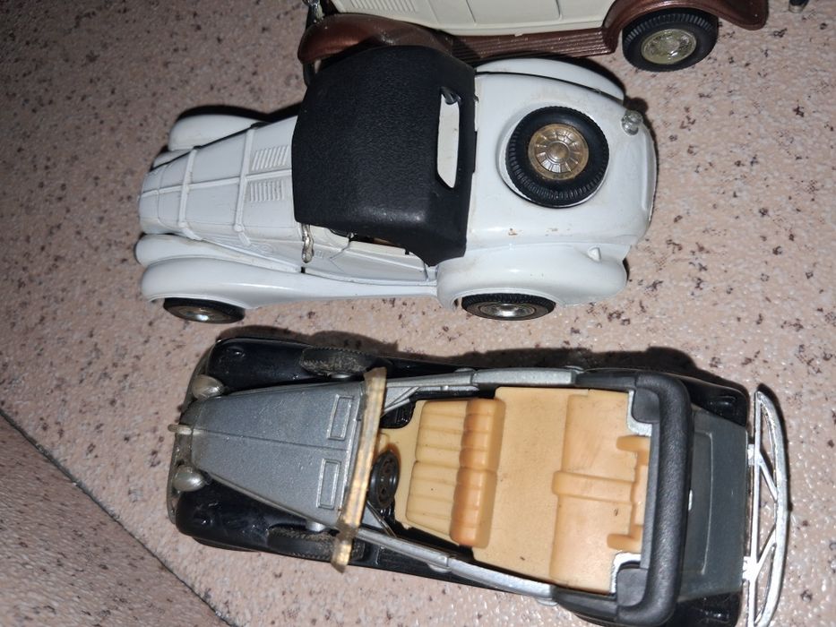 4 miniaturas  clássicos