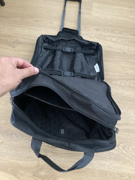 Mala viagem (piloto)voos low cost marca MSK