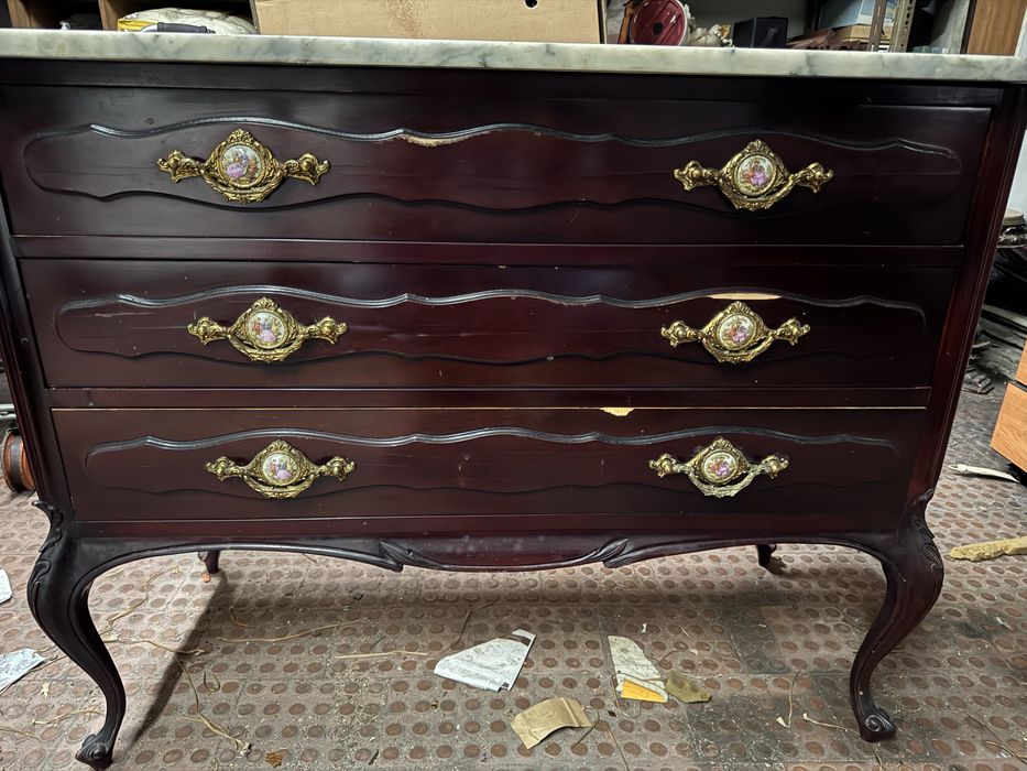 Cómoda e 2 mesas de apoio