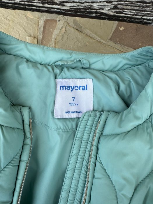 Весняно літня курточка mayoral на 122см.