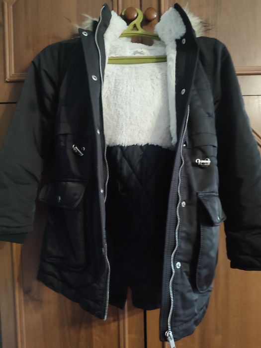 Зимова парка на дівчинку 8-9 років