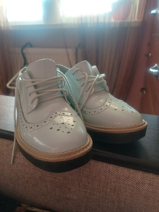 Туфлі  36 натур.лак жіночі