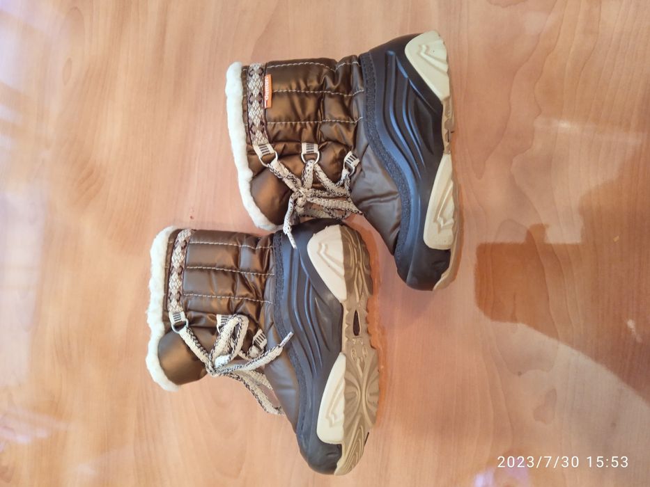 Чоботи дитячі,б/к,в ідеальному стані