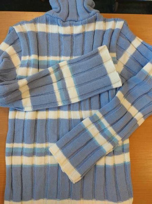 Nowe damskie 2swetry w paski wykonane z akrylu oraz akrylu i lycryNOWE
