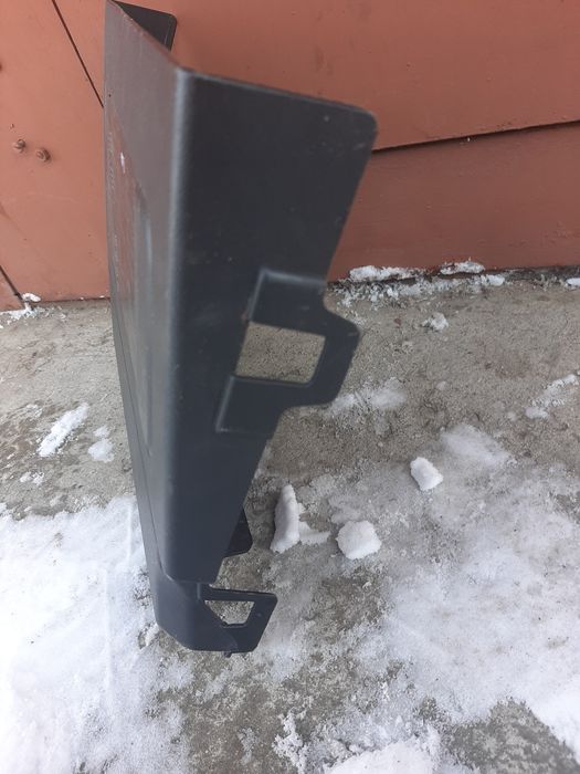 Продам крышку АКБ захист Рено Меган