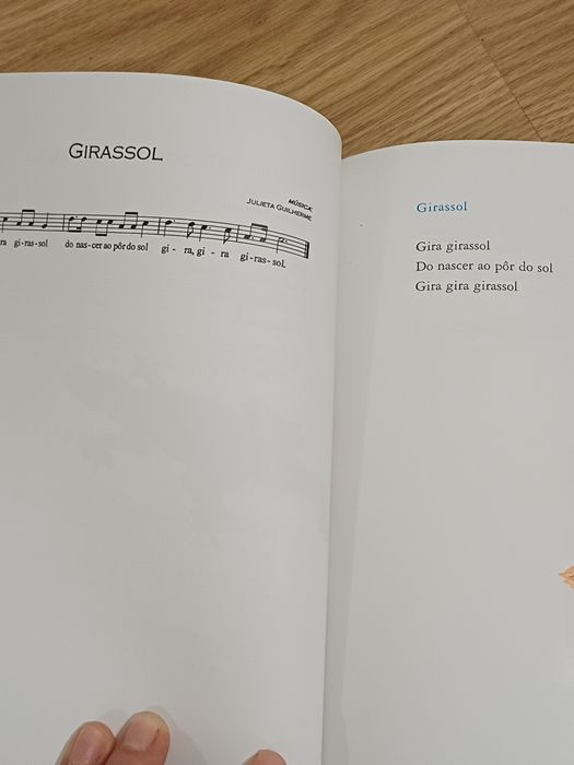Livro infantil Contar, Cantar, Dizer, de Julieta Guilherme