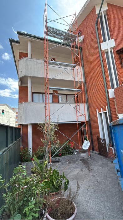 Aluguer de andaimes certificados modelo europeu R75 e andaimes tradicionais