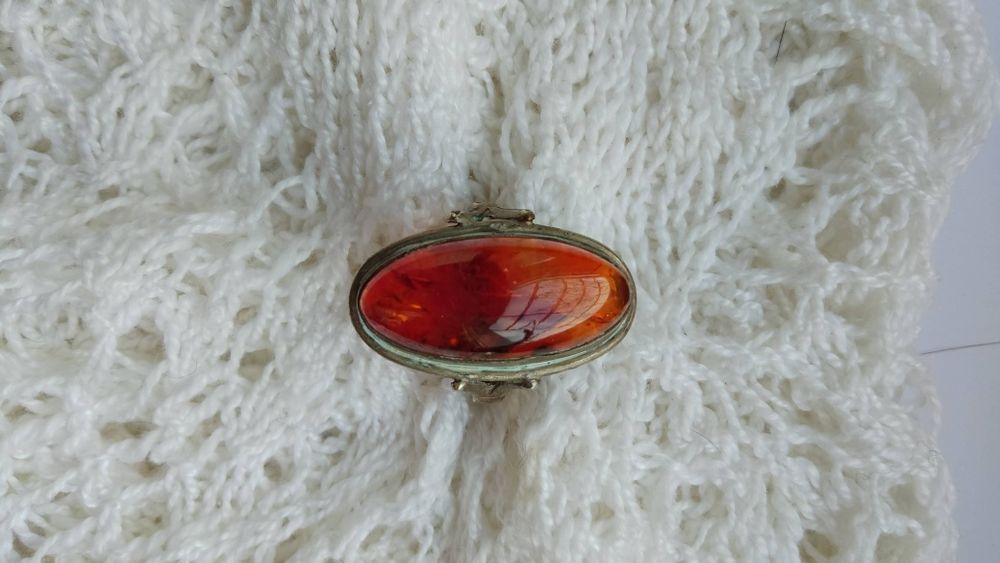 Pierścionek z bursztynem