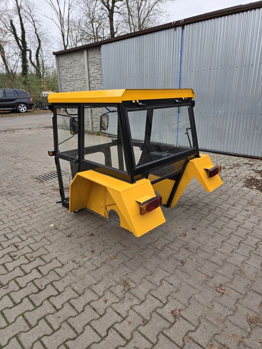 Kabina c360 c330  Kabina ciągnikowa c 360 c 330 mf255 maska c360