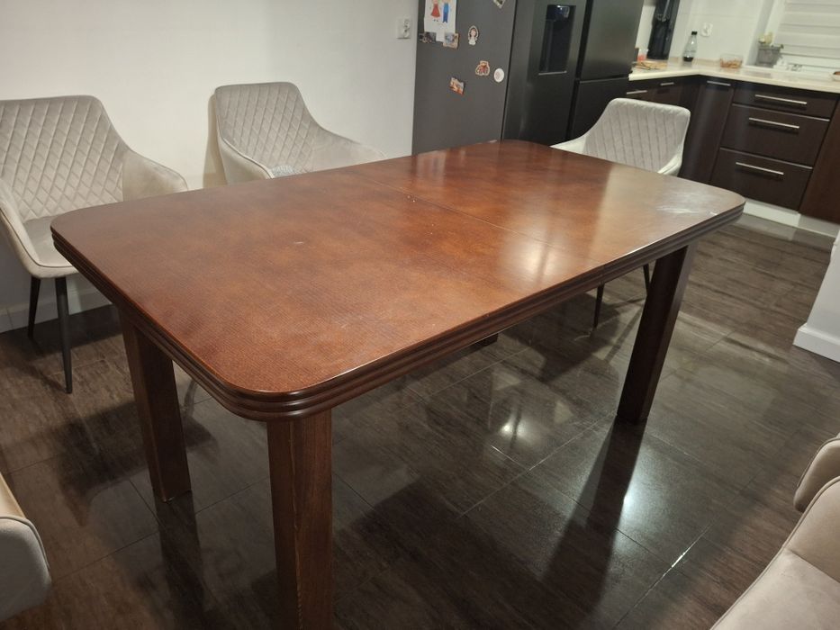 Stół rozkładany do jadalni, używany