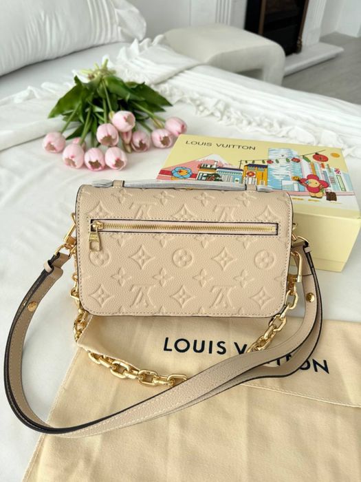 Torebka Louis Vuitton pochette metis east west beige