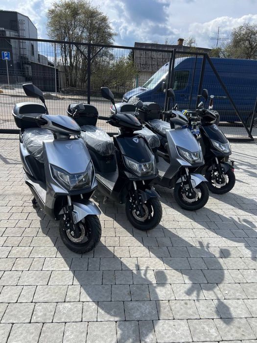 Електроскутер YADEA RN 2100w!графен