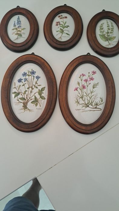 Quadros de madeira com motivos em cerâmica são 7 ao todo!