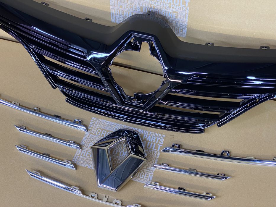 Решітка радіатора Megane 4 (Меган 4)