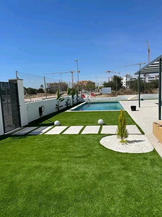 Relva sintética e natural,jardins,piscinas, decks,pergolas,pinturas