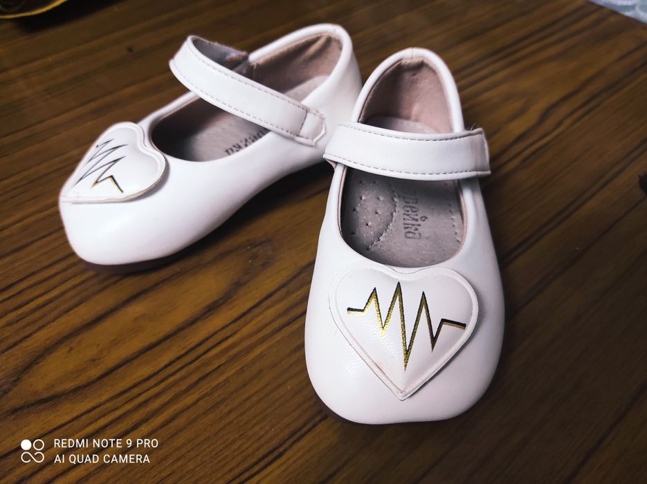 Гарні дитячі туфельки на  1 рочок