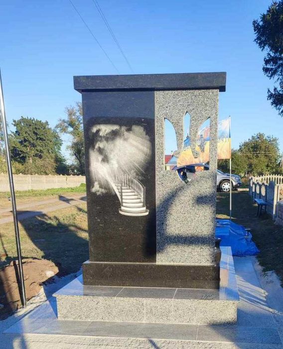 Пам'ятники, вироби з граніту.Ввесь спектр послуг Під ключ.