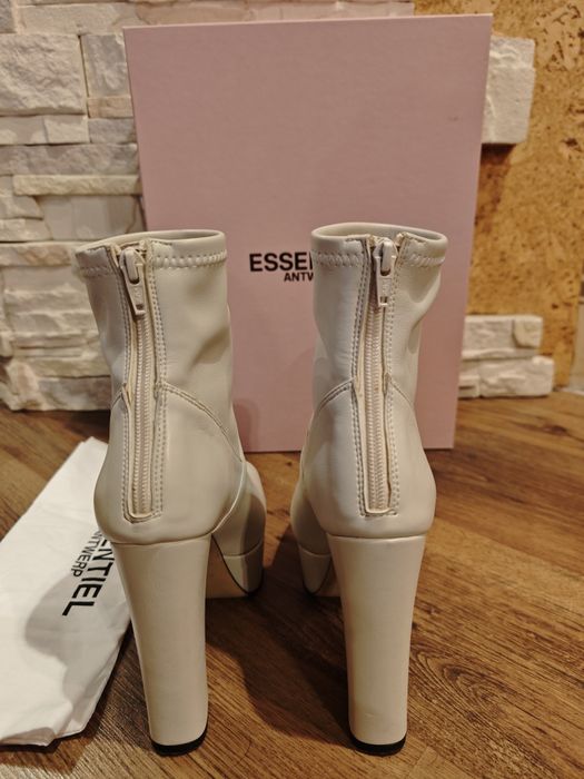 Напівсапоги ESSENTIEL ANTWERP