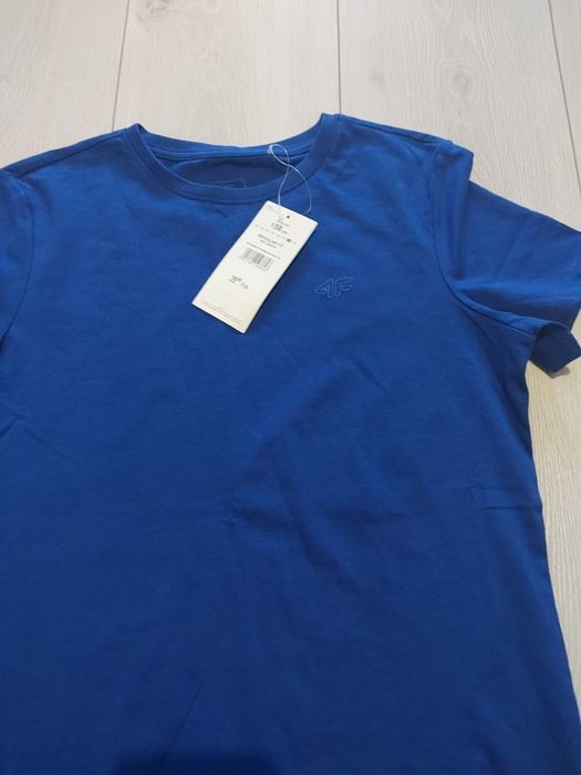 Nowy T-shirt  4F