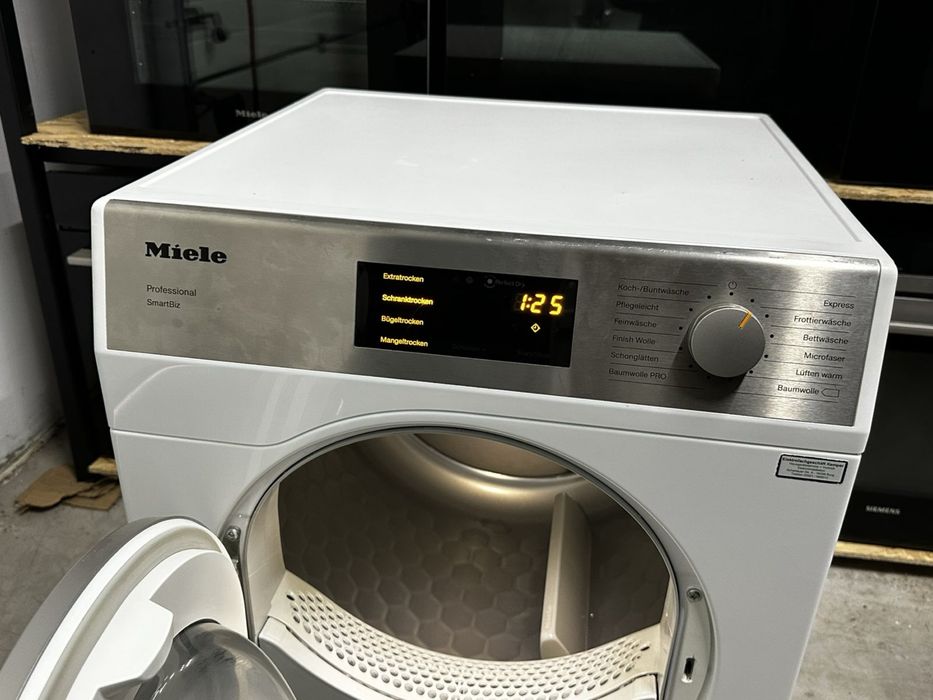 Професійна сушильна машина Miele PDR300HP