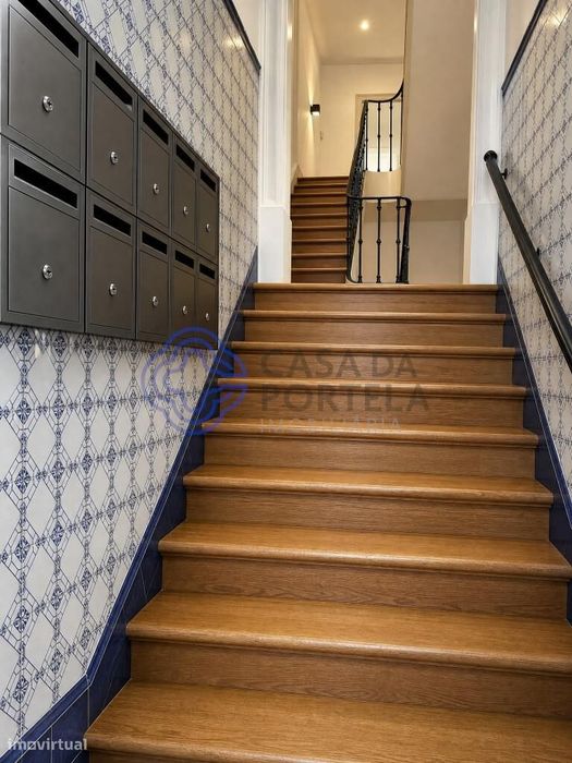 Apartamento T3 novo remodelado com logradouro de 15 m2 em prédio total
