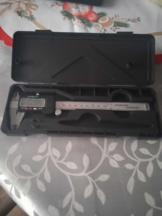 Suwmiarka cyfrowa elektroniczna