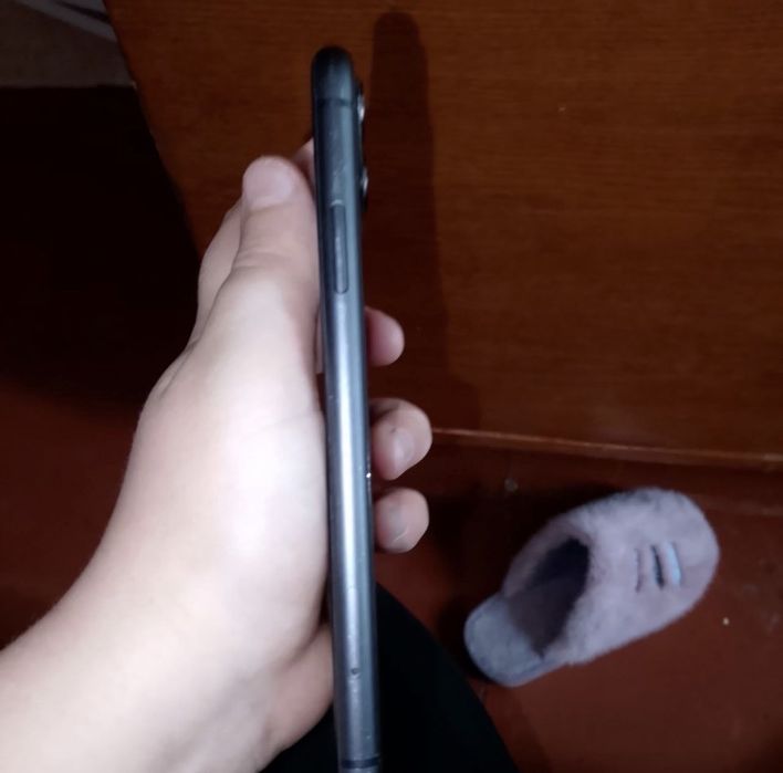 Продам Iphone 11 64 gb 77 акб