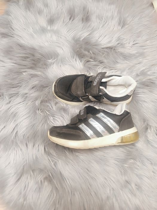 Buty sportowe rozmiar 28