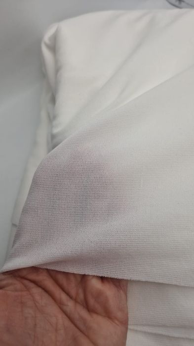 Dzianina ecru kupon 8 m.x 130 cm.