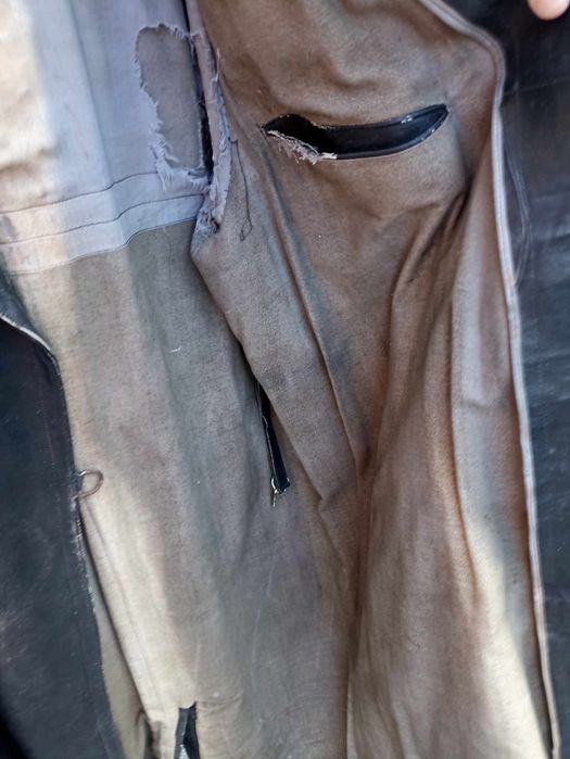 Stary niemiecki czarny skórzany płaszcz militaria