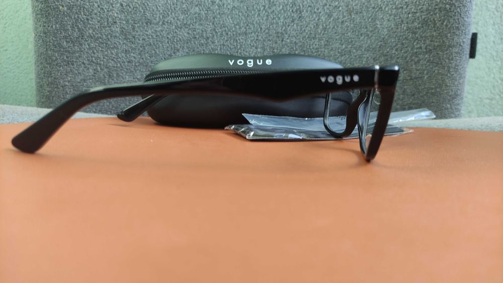 Okulary / oprawy VOGUE 2787 (kolor W44)