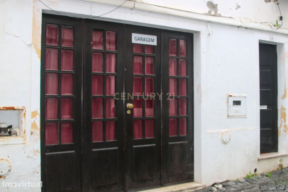 Garagem na Zona Histórica de Campo Maior com Água e WC