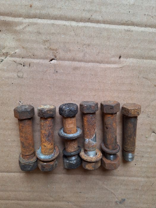 Śruba wahacza śruby syrena 104 105 r20 bosto