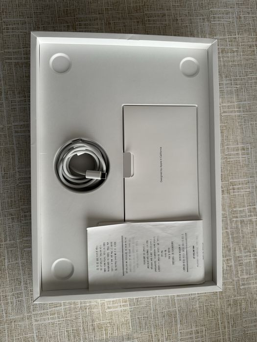 Apple Macbook air 13” M2 2022 8Gb 256GB SSD