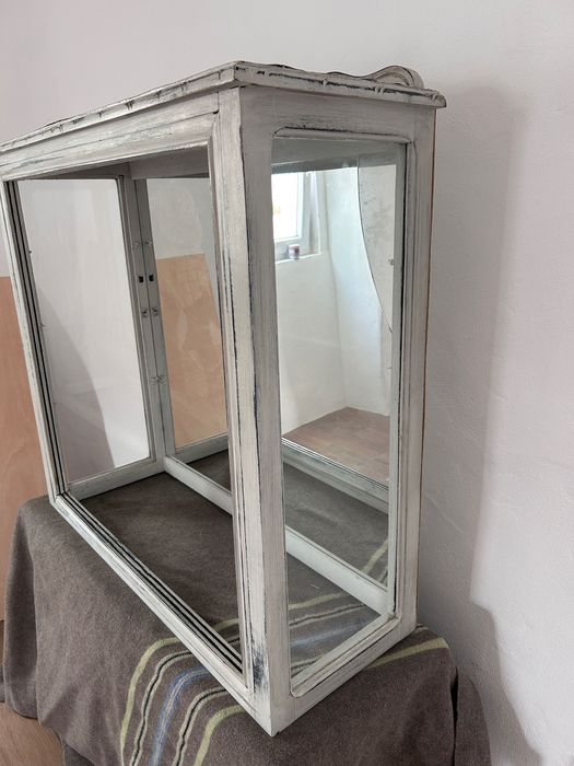 Móvel vitrine antigo