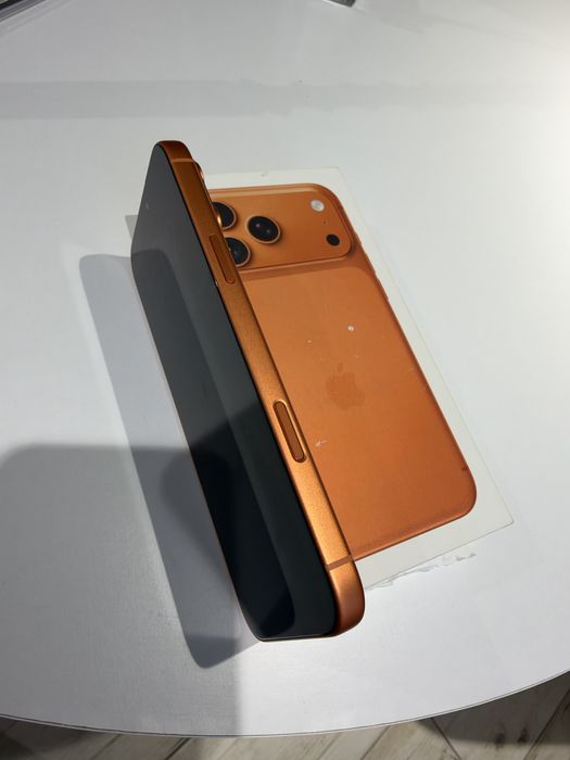 Продам Iphone 17 pro max (New) Cosmic Orange 256gb