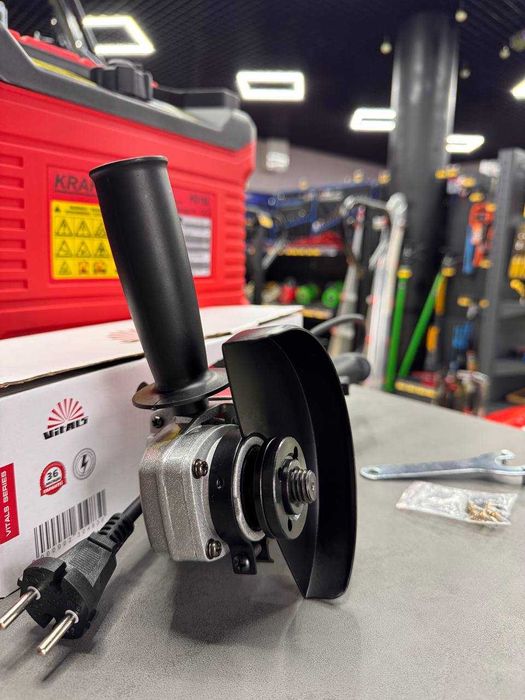 Кутова шліфувальна машина болгарка 950Вт/125 мм з регулюванням обертів