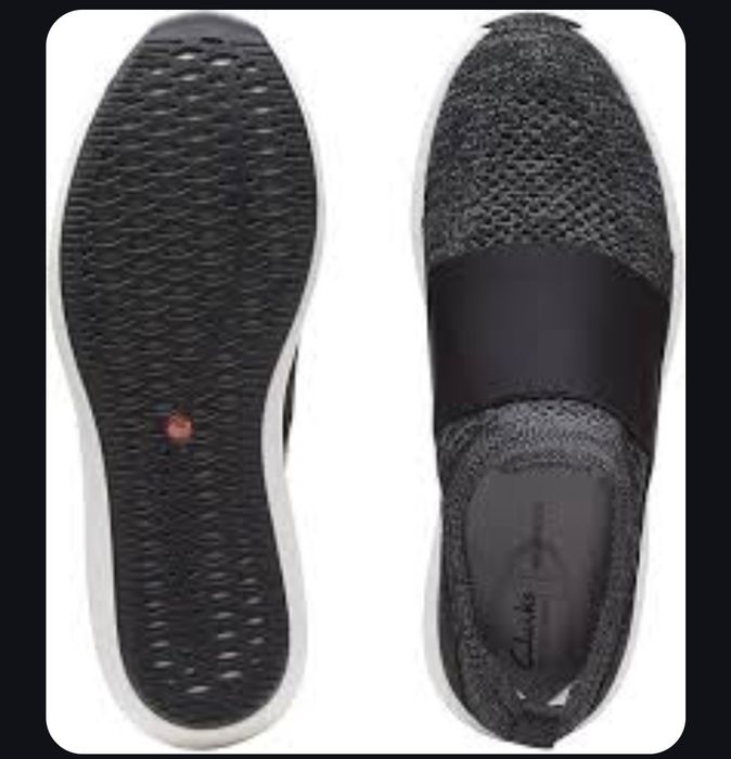 Жіночі кросівки - сліпони, від британського бренду Clarks.