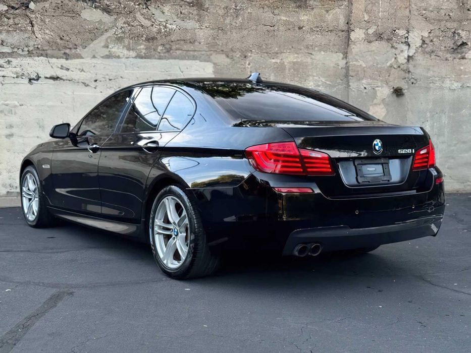 BMW 5 Series 528i      2016