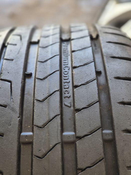 Jantes mercedes originais e pneus como novos. Têm poucos kms de uso. Comprei jantes 18.