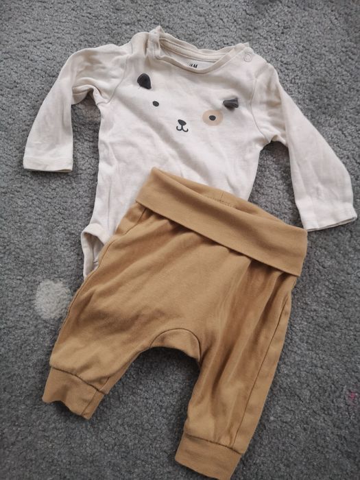 Chłopiec zestaw h&m 56+ gratis grzechotka