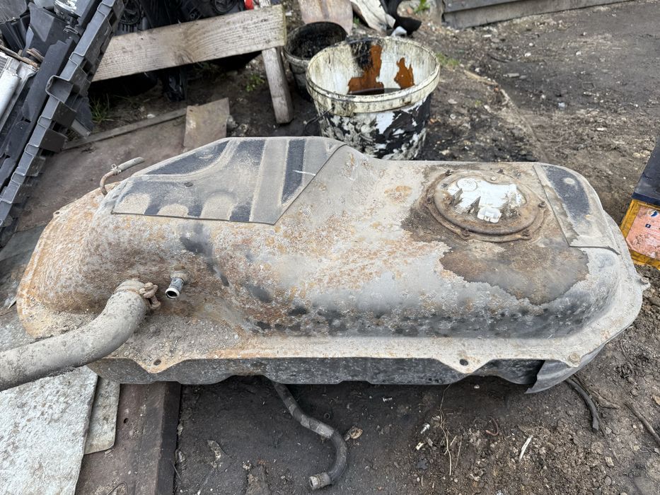 Бак бензобак паливний Mitsubishi Outlander 2.0 phev 12-20 1700b285