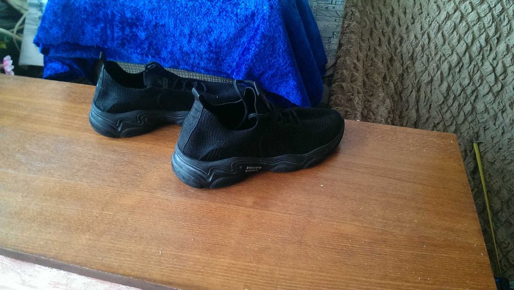 Чёрные кроссовки Stream 37-й размер, 23см стелька прекрасное состояние