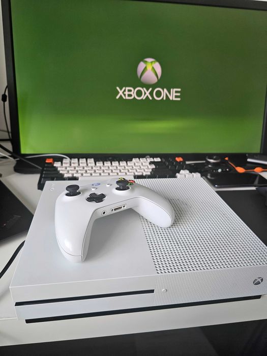Игровая приставка Xbox One S