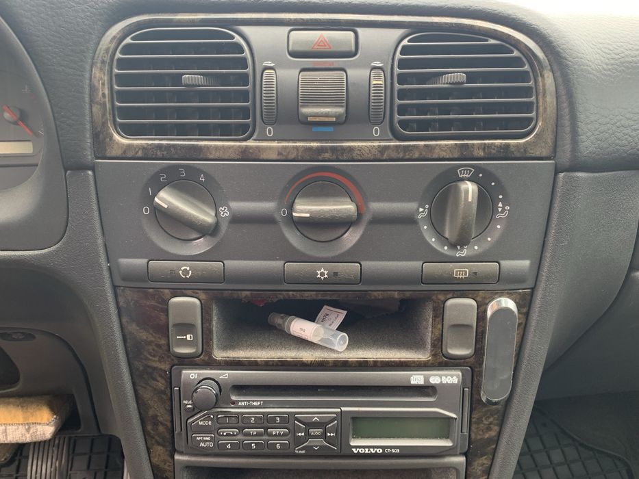 Продам volvo v40 2.0 бенз